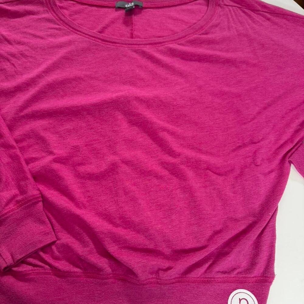 Alo yoga pink‎ cropped top - Picture 2 of 7